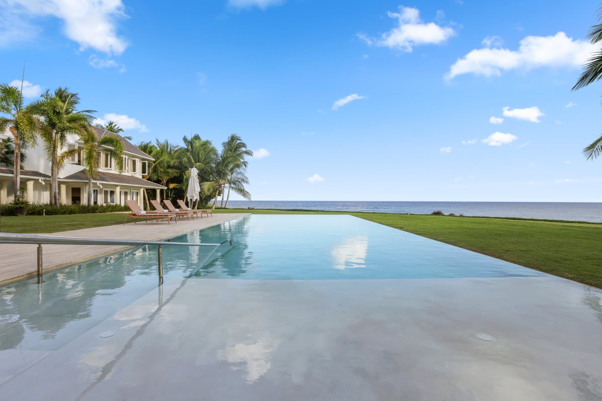 Casa Abraham — luxury villa in Costa Verde